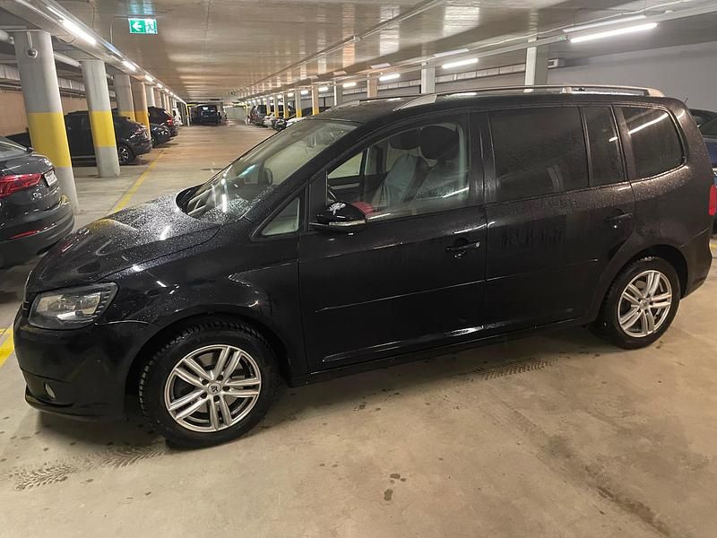 Gebraucht VW Touran Trendline 140 PS (102 kW) 2014 Van / Kleinbus