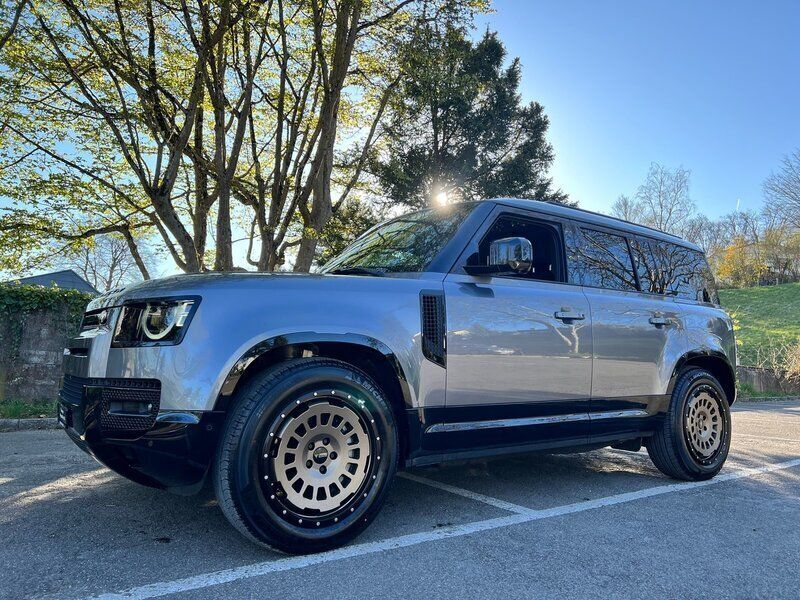 Gebraucht 2024 Land Rover Defender SE Dynamic SUV | CHF 86’900 - Bild 1/4