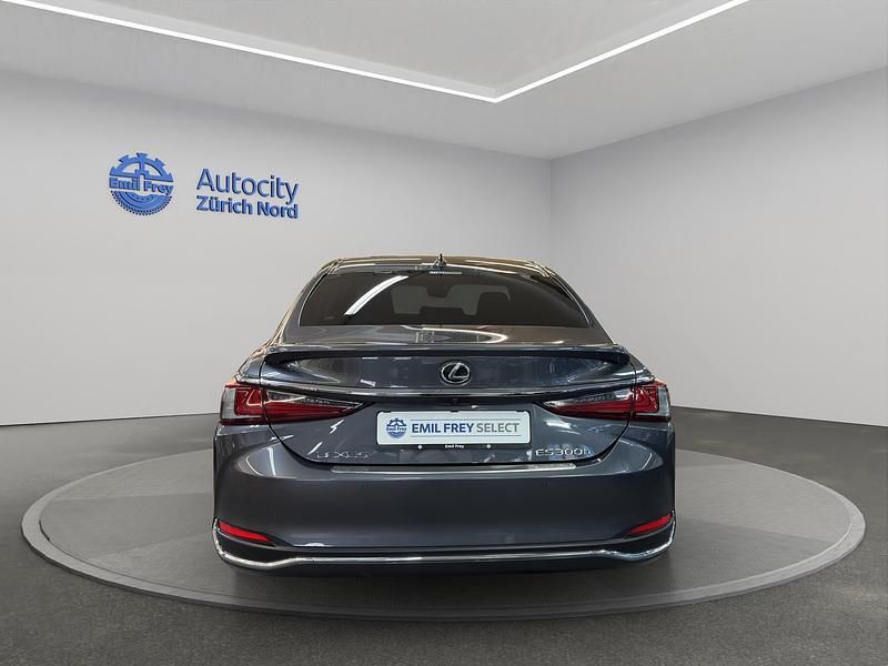 Gebraucht Lexus ES300H 218 PS (160 kW) 2023 Grau Limousine