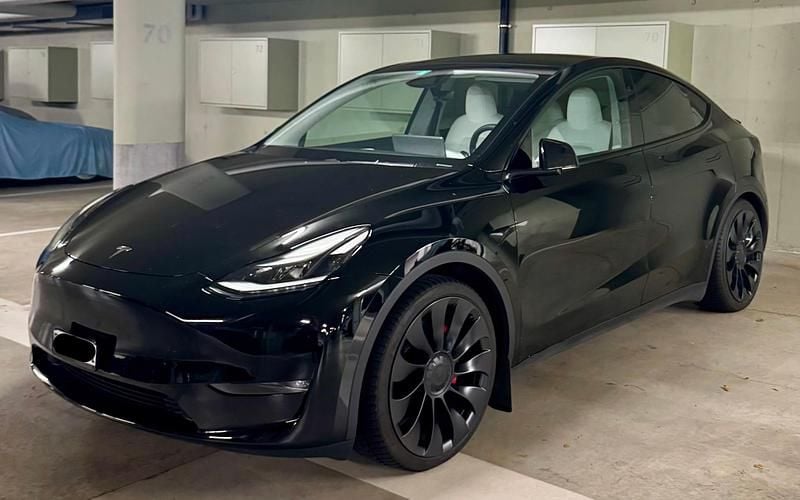 Gebraucht 2024 Tesla Model Y Performance SUV | CHF 43’900 (Etwas zu teuer) - Bild 1/4