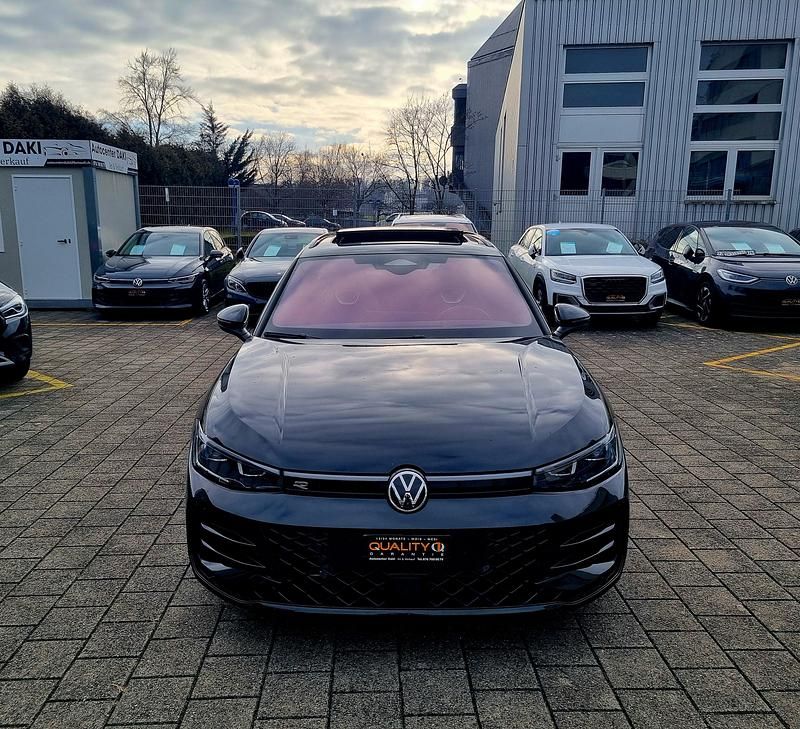 Gebraucht VW Passat R-line 193 PS (141 kW) 2024 Kombi