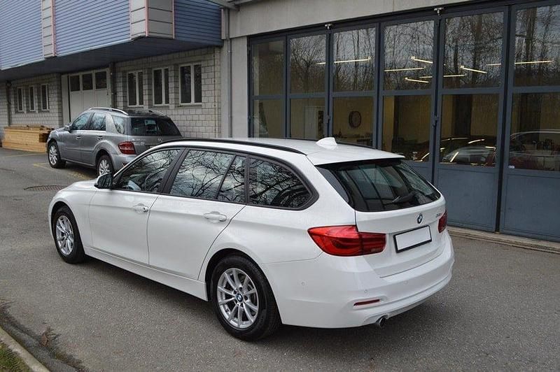 Gebraucht BMW 318 Advantage 150 PS (110 kW) 2018 Kombi