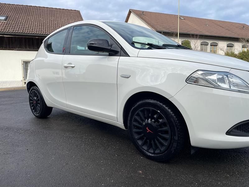 Gebraucht Lancia Ypsilon 85 PS (62 kW) 2016 Kleinwagen