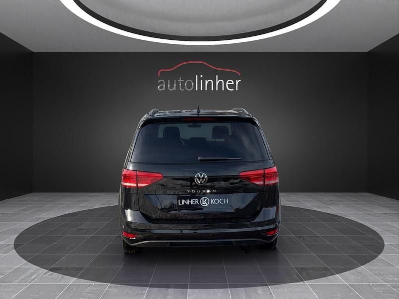 Neu VW Touran Comfortline 122 PS (89 kW) 2025 Van / Kleinbus