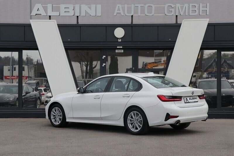 Gebraucht BMW 330 Advantage 258 PS (189 kW) 2019 Limousine