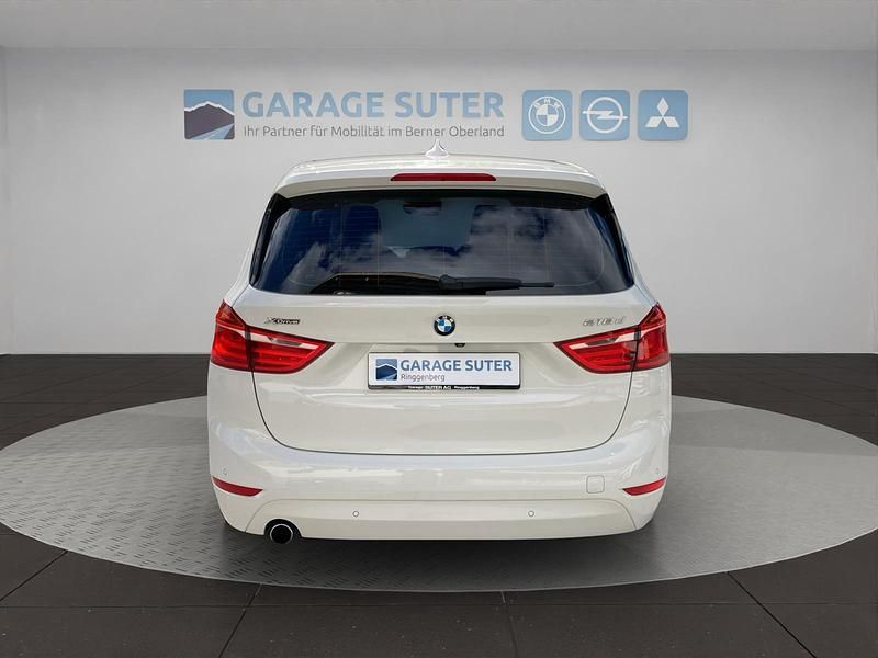 Gebraucht BMW 218 Gran Tourer Advantage 150 PS (110 kW) 2018 Weiss Van / Kleinbus