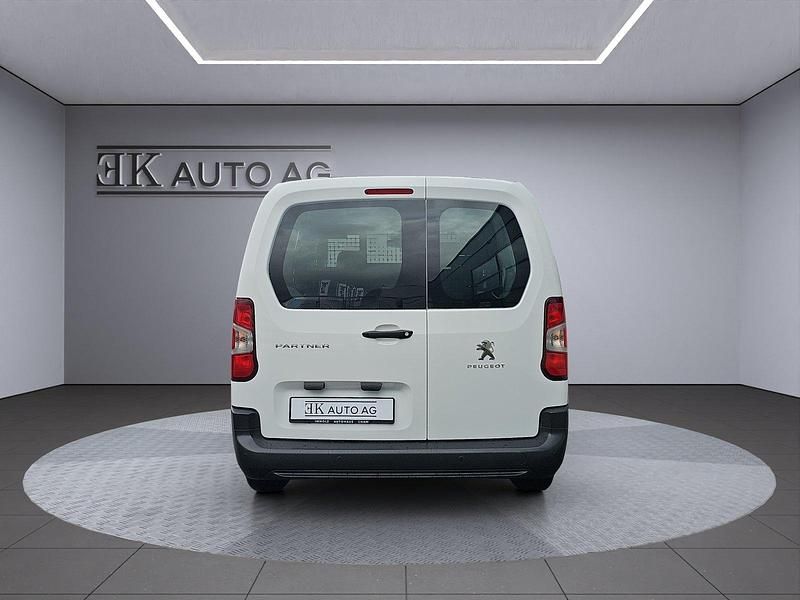 Gebraucht Peugeot Partner S 131 PS (96 kW) 2022 Van / Kleinbus