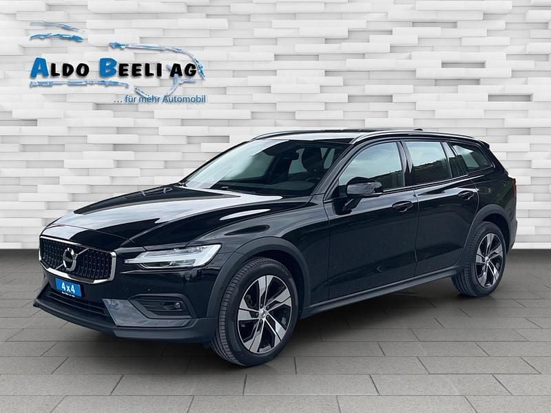 Schwarz Gebraucht 2021 Volvo V60 CC Kombi | CHF 34’400 (Fairer Preis) - Bild 1/4