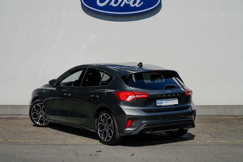 Gebraucht Ford Focus ST-Line 125 PS (91 kW) 2020 Grau Limousine