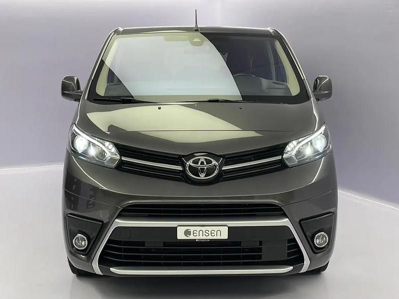 Gebraucht Toyota Proace Verso Trend 177 PS (130 kW) 2026 Gray Kombi
