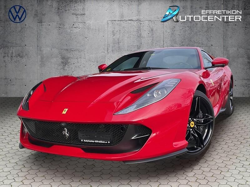 Gebraucht Ferrari 812 796 PS (585 kW) 2020 Rot Coupé