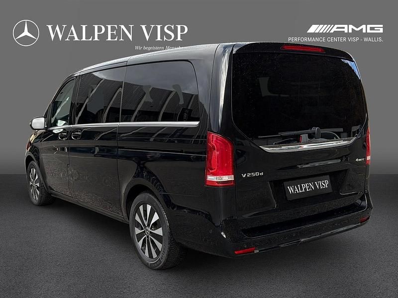 Gebraucht Mercedes V250 Avantgarde 190 PS (139 kW) 2024 Schwarz Van / Kleinbus
