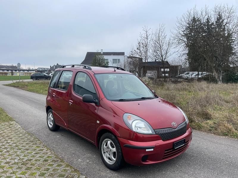 Gebraucht 2000 Toyota Yaris Sol Kombi | CHF 4’600 (Etwas zu teuer) - Bild 1/4