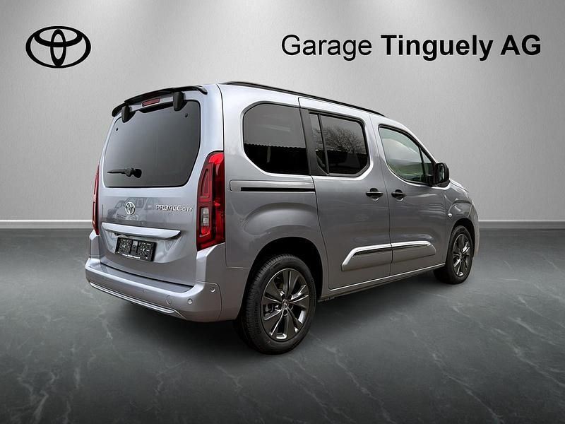Neu Toyota Proace Verso City 130 PS (95 kW) 2025 Silber Kombi