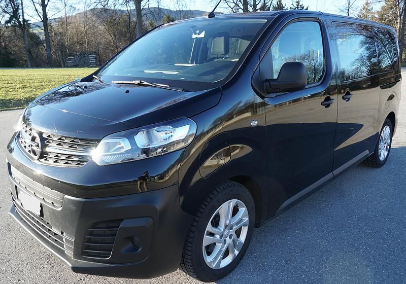 Gebraucht Opel Vivaro-e Combi Essentia 100 kW (136 PS) 2021 Van