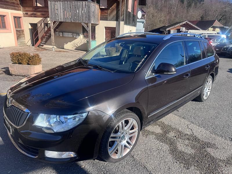 Gebraucht Skoda Superb Elegance 160 PS (117 kW) 2012 Kombi