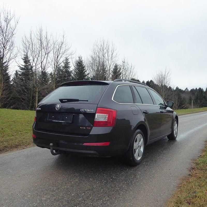 Gebraucht Skoda Octavia Elegance 180 PS (132 kW) 2013 Kombi