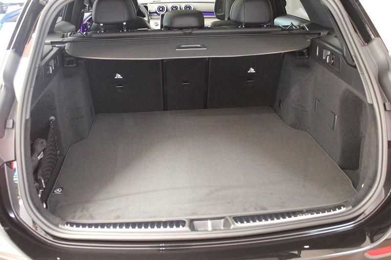 Gebraucht Mercedes C220 AMG line 200 PS (147 kW) 2024 Schwarz Kombi