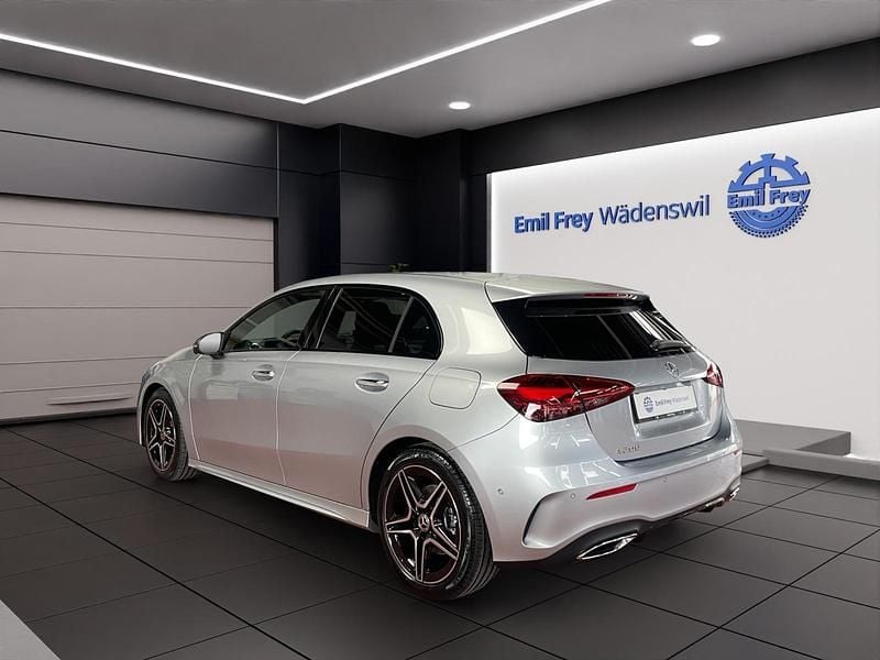 Neu Mercedes A200 AMG line 177 PS (130 kW) 2025 Silber Limousine