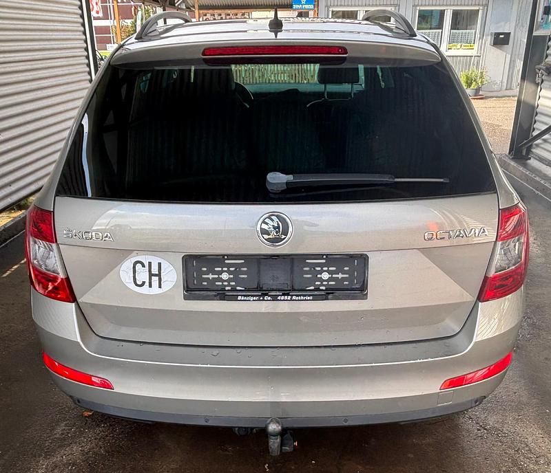Gebraucht Skoda Octavia Ambition 150 PS (110 kW) 2015 Kleinwagen