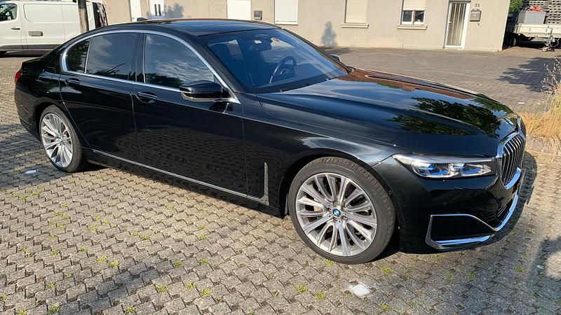 Gebraucht BMW 730 265 PS (194 kW) 2019 Limousine