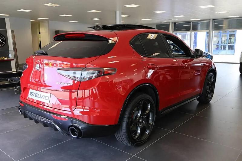 Neu Alfa Romeo Stelvio Veloce 280 PS (205 kW) 2025 Rot SUV