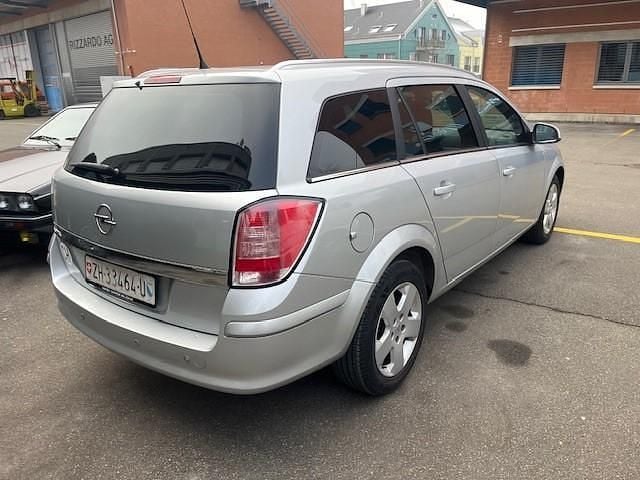 Gebraucht Opel Astra 115 PS (84 kW) 2010 Grau Kombi