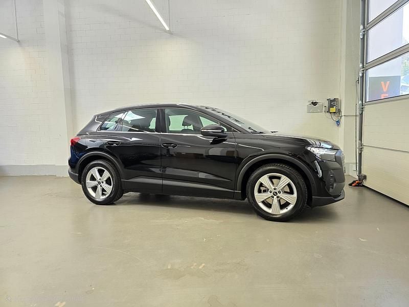 Gebraucht Audi Q4 e-tron Comfort 125 kW (170 PS) 2023 Schwarz SUV
