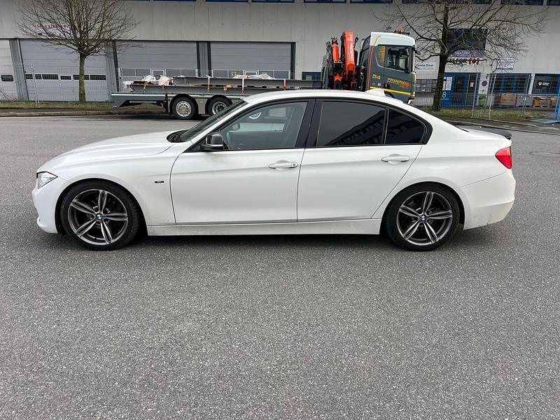 Gebraucht BMW 320 Sport Line 184 PS (135 kW) 2012