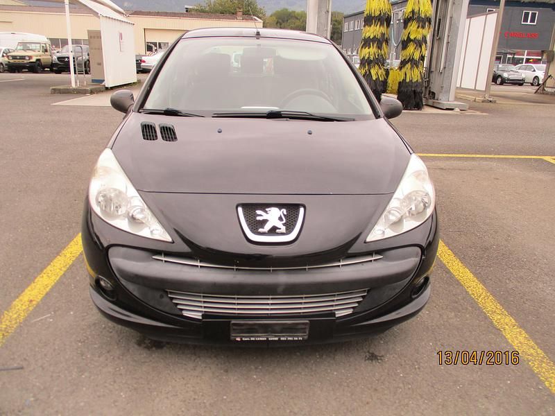 Gebraucht 2011 Peugeot 206 Limousine | CHF 2’500 - Bild 1/4
