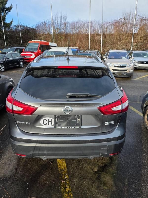 Gebraucht Nissan Qashqai Acenta 115 PS (84 kW) 2016 SUV