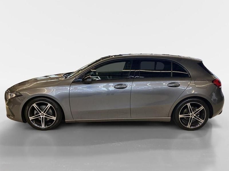Gebraucht Mercedes A180 Progressive 136 PS (100 kW) 2021 Grau Limousine