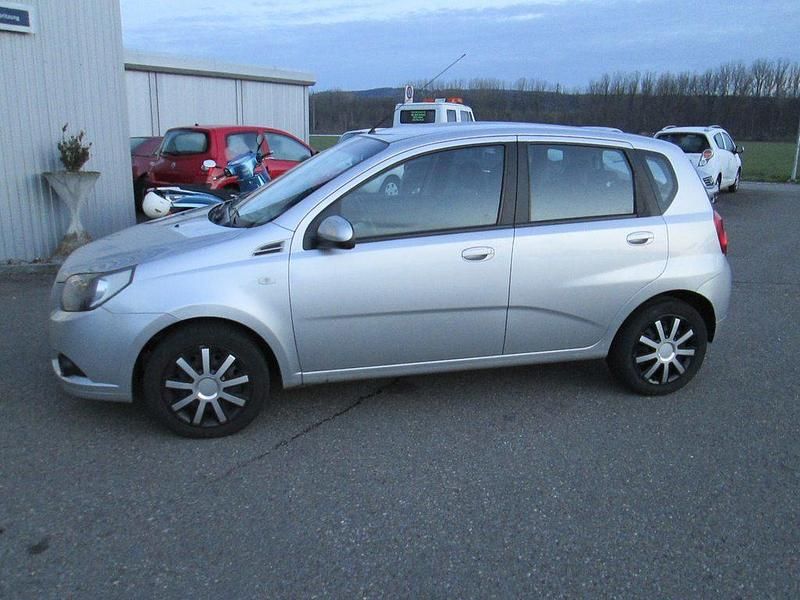 Gebraucht Chevrolet Aveo LT 101 PS (74 kW) 2011 Grau, met. Kleinwagen