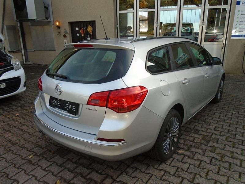 Gebraucht Opel Astra Sport 140 PS (102 kW) 2012 Kombi