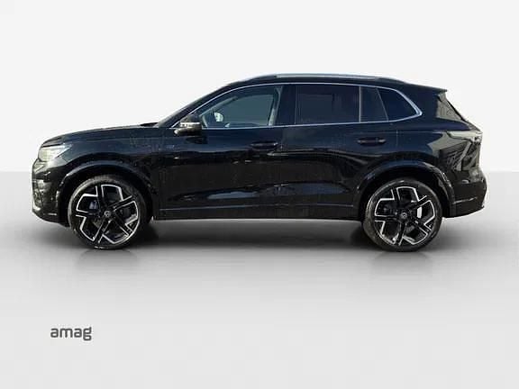 Neu VW Tiguan R-line 204 PS (150 kW) 2026 Grenadill black metallic SUV