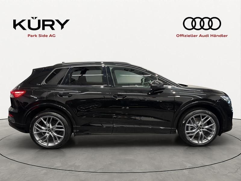 Neu Audi Q4 e-tron Ambiente 210 kW (286 PS) 2026 Schwarz SUV