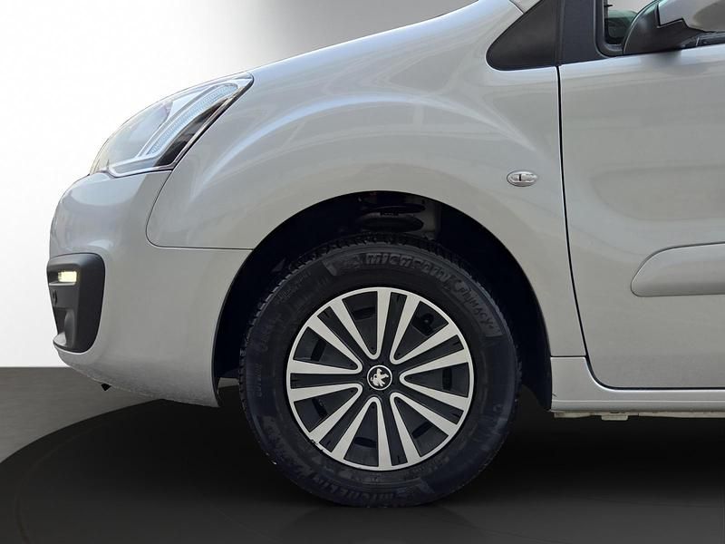 Gebraucht Peugeot Partner Active 99 PS (72 kW) 2016 Silber Van / Kleinbus