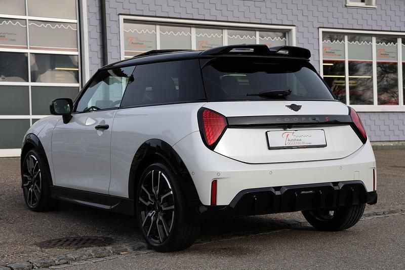 Gebraucht Mini John Cooper Works 204 PS (150 kW) 2024 Kleinwagen