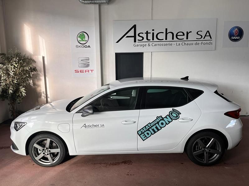 Gebraucht Seat Leon FR 205 PS (150 kW) 2022 Weiss Limousine