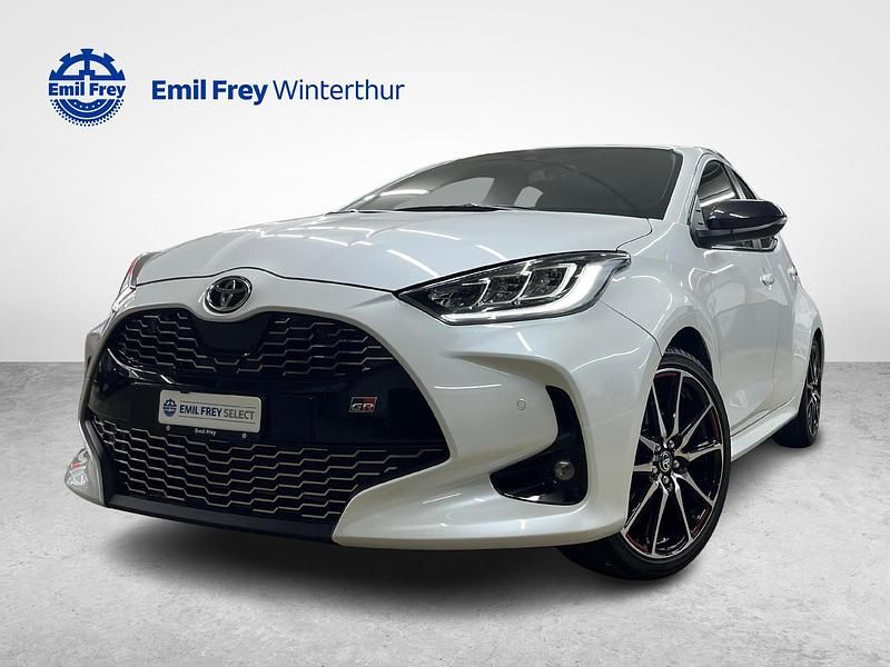 Weiss Gebraucht 2023 Toyota Yaris Hybrid Sport Limousine | CHF 25’950 (Etwas zu teuer) - Bild 1/4