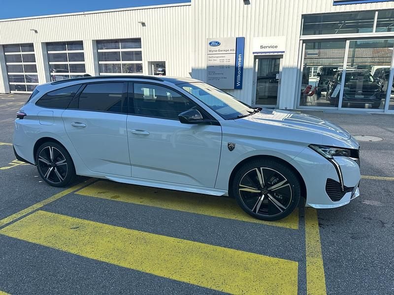 Neu Peugeot 308 SW GT 145 PS (106 kW) 2025 Weiss Kombi