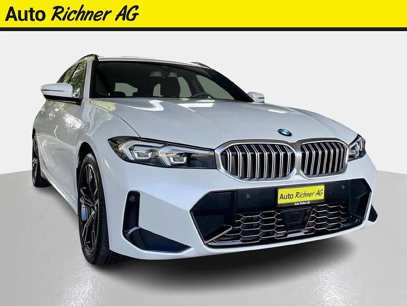 Weiss Gebraucht 2024 BMW 330 Shadowline Kombi | CHF 41’800 (Superpreis) - Bild 1/4