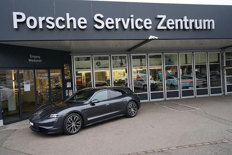 Grau Gebraucht 2023 Porsche Taycan Cross Turismo Kombi | CHF 76’600 - Bild 1/4
