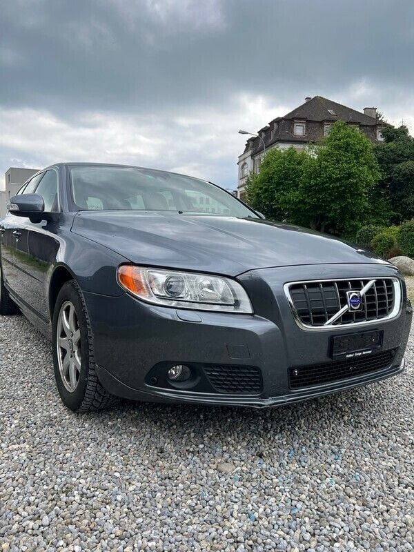 Gebraucht Volvo V70 Summum 185 PS (136 kW) 2008 Kombi