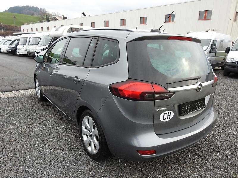 Gebraucht Opel Zafira Enjoy 140 PS (102 kW) 2018 Van / Kleinbus