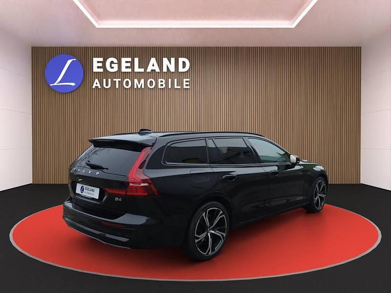 Gebraucht Volvo V60 Plus 211 PS (155 kW) 2024 Kombi