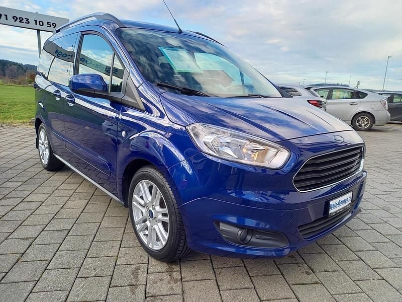 Gebraucht Ford Tourneo Courier Titanium 100 PS (73 kW) 2018 Van / Kleinbus