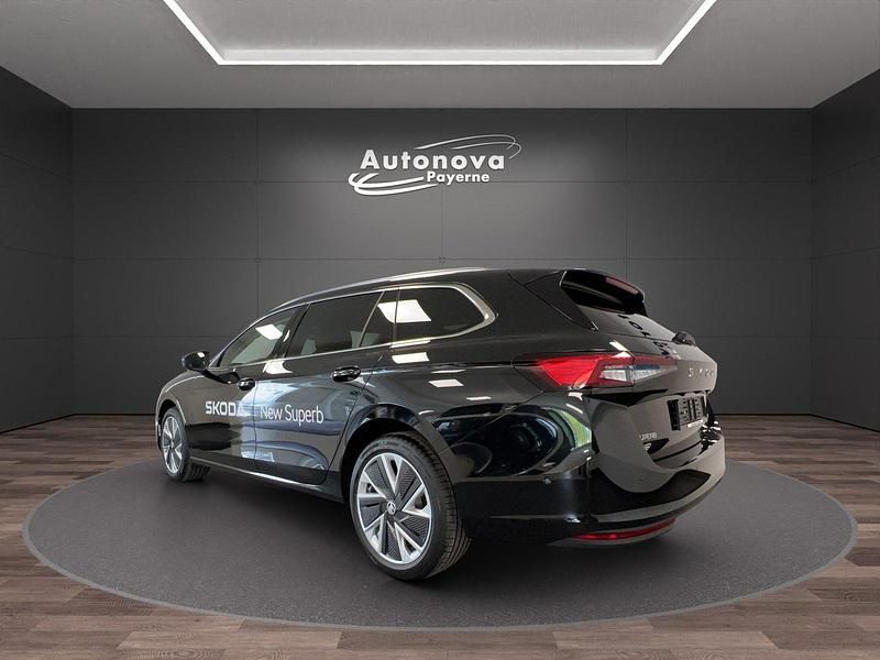 Gebraucht Skoda Superb Selection 193 PS (141 kW) 2024 Schwarz Kombi