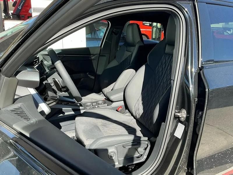 Gebraucht Audi RS3 Sportback 400 PS (294 kW) 2026 Schwarz Kleinwagen