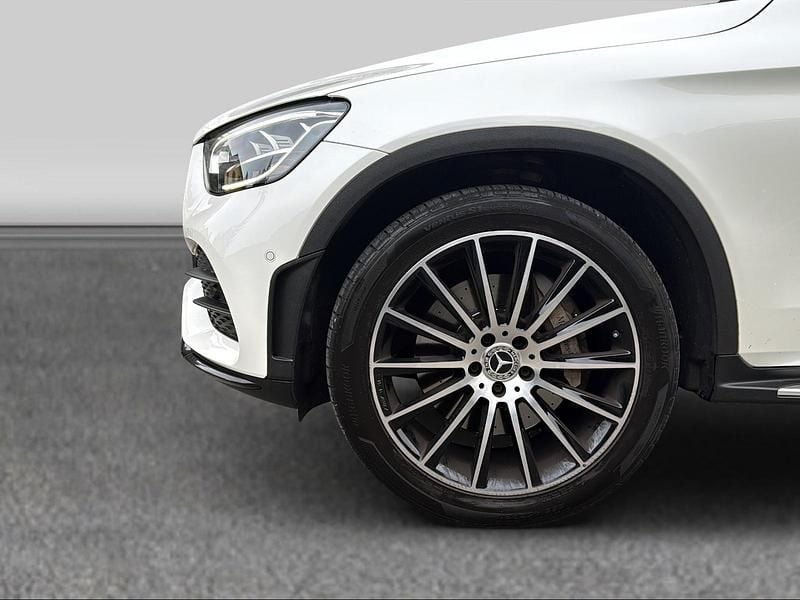 Gebraucht Mercedes GLC300 AMG line 245 PS (180 kW) 2022 Coupé